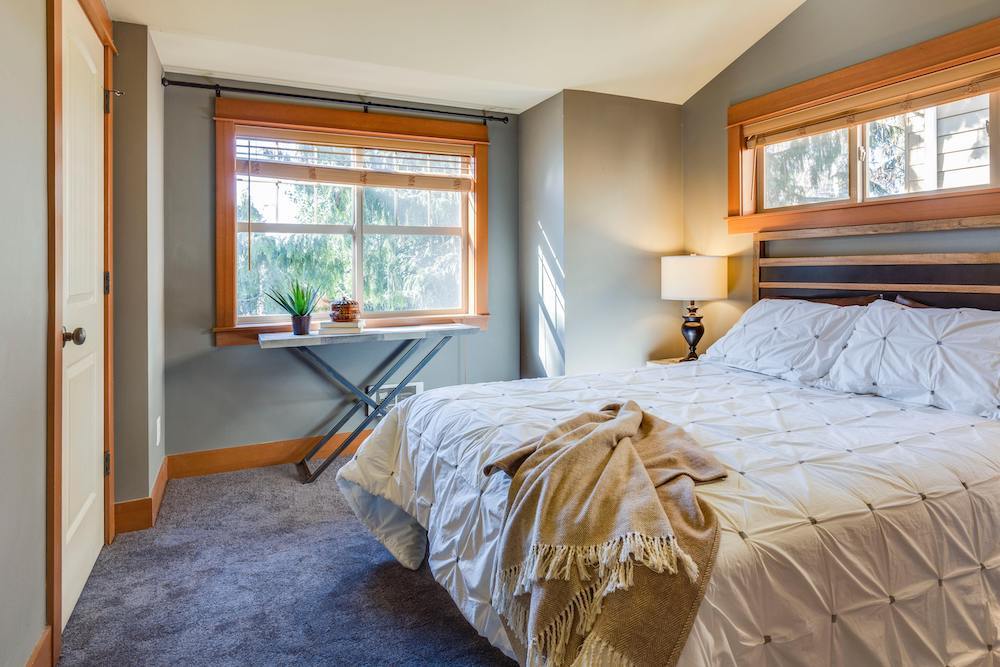 Traditional vs. Virtual Home Staging:  Which One Should You Choose?